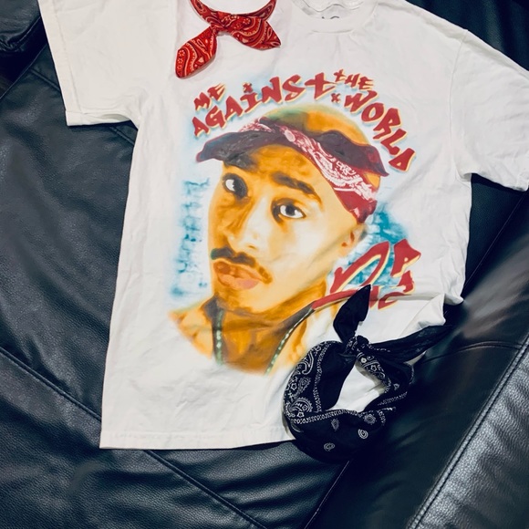 🥳Host Pick! 🥳UNISEX Tupac T shirt - Picture 2 of 3